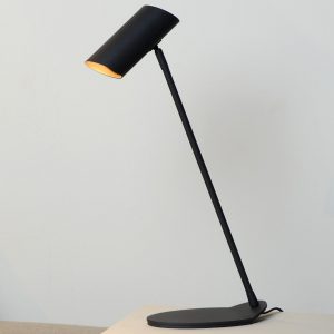 sophisticated hester desk lamp black