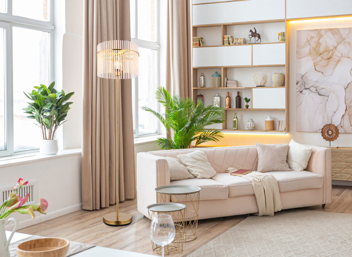 DEKORATIVNA PODNA LAMPA